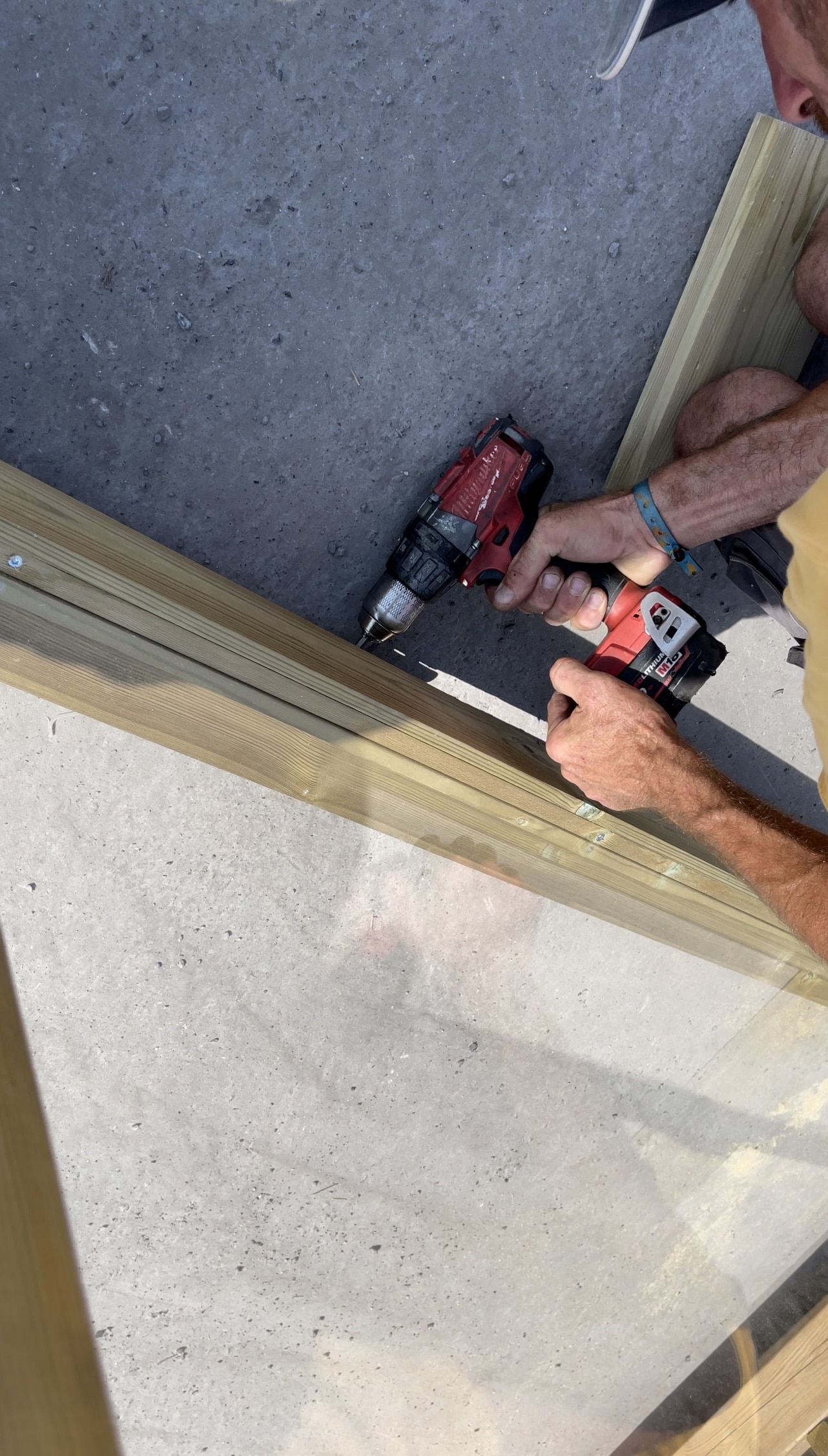 Quels outils pour le montage d’un abri français ?