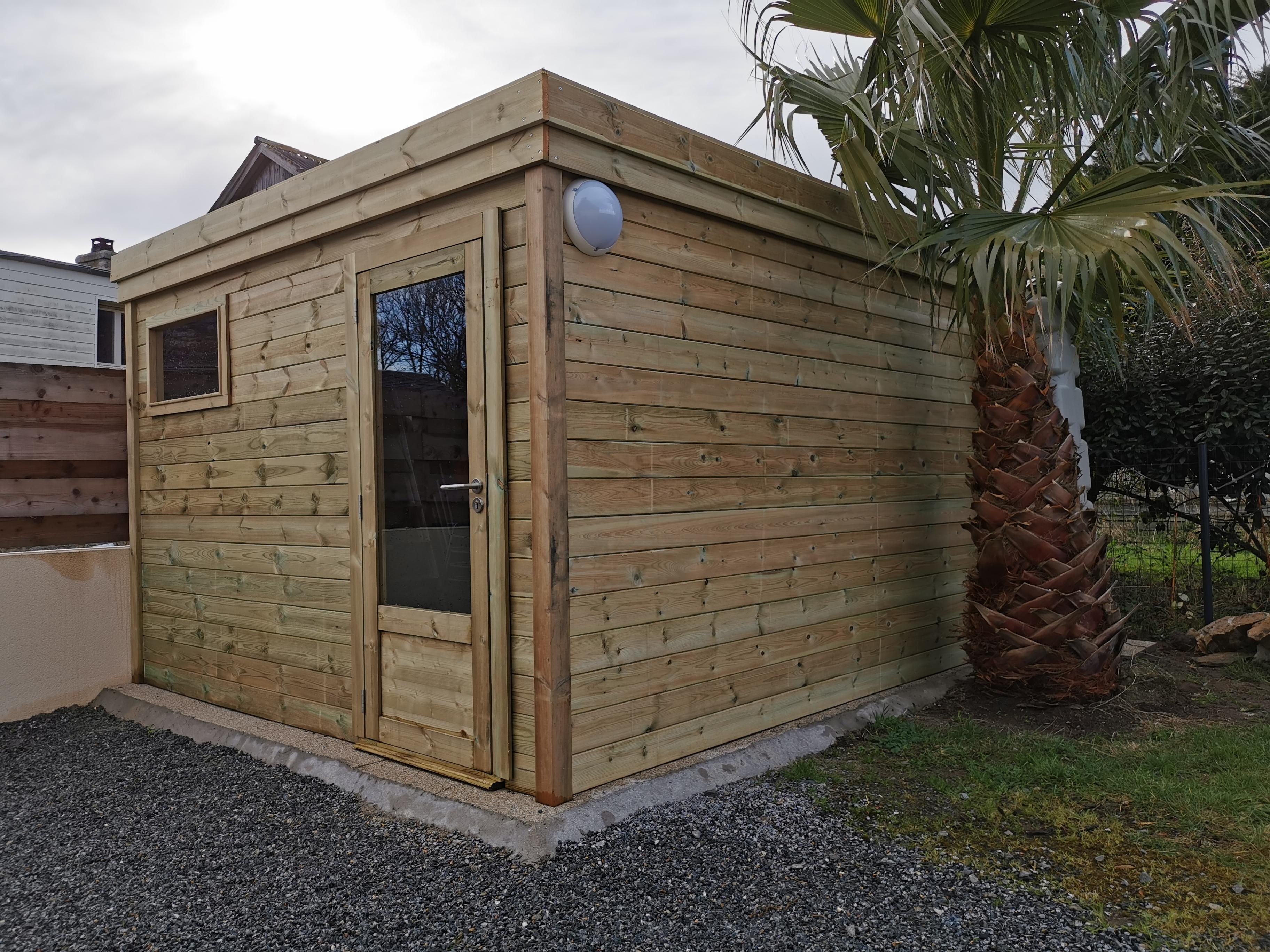 Abri de jardin bois en kit monté sur dalle