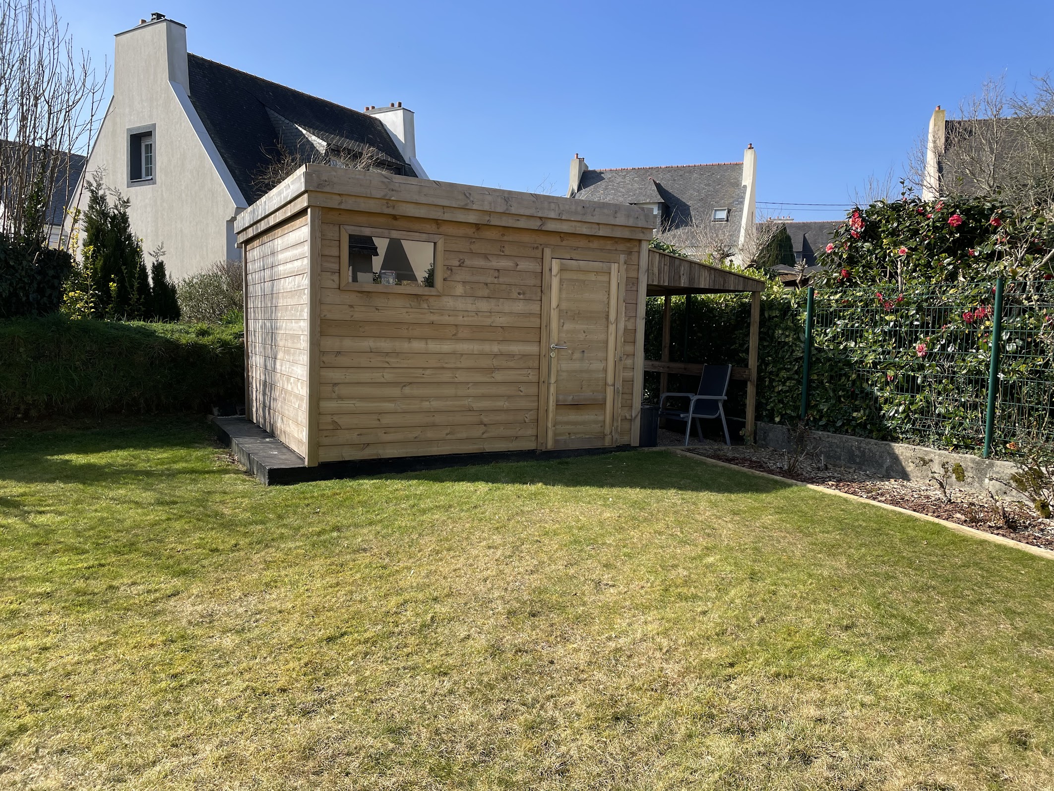 Service de pose abri jardin bois Abri Français — Société Vano partenaire pose pro France
