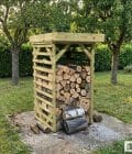 Abri à bûches 1 m × 1,30 m – mise en situation