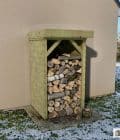 Abri à bûches 1 m × 1,30 m, adossé – mise en situation