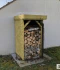 Abri à bûches 1 m × 1,30 m, adossé, avec gouttière – mise en situation