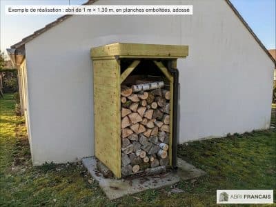 Abri à bûches 1 m × 1,30 m, avec gouttière – mise en situation