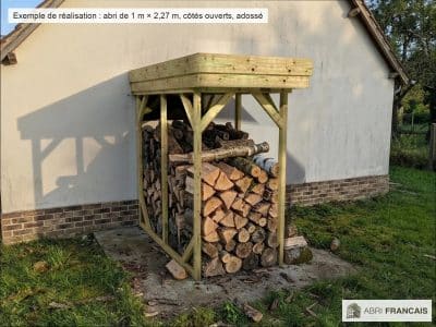Abri à bûches 1 m × 2,27 m – mise en situation
