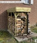 Abri à bûches 1 m × 2,27 m, avec gouttière – mise en situation