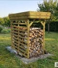 Abri à bûches 1 m × 2,27 m – mise en situation