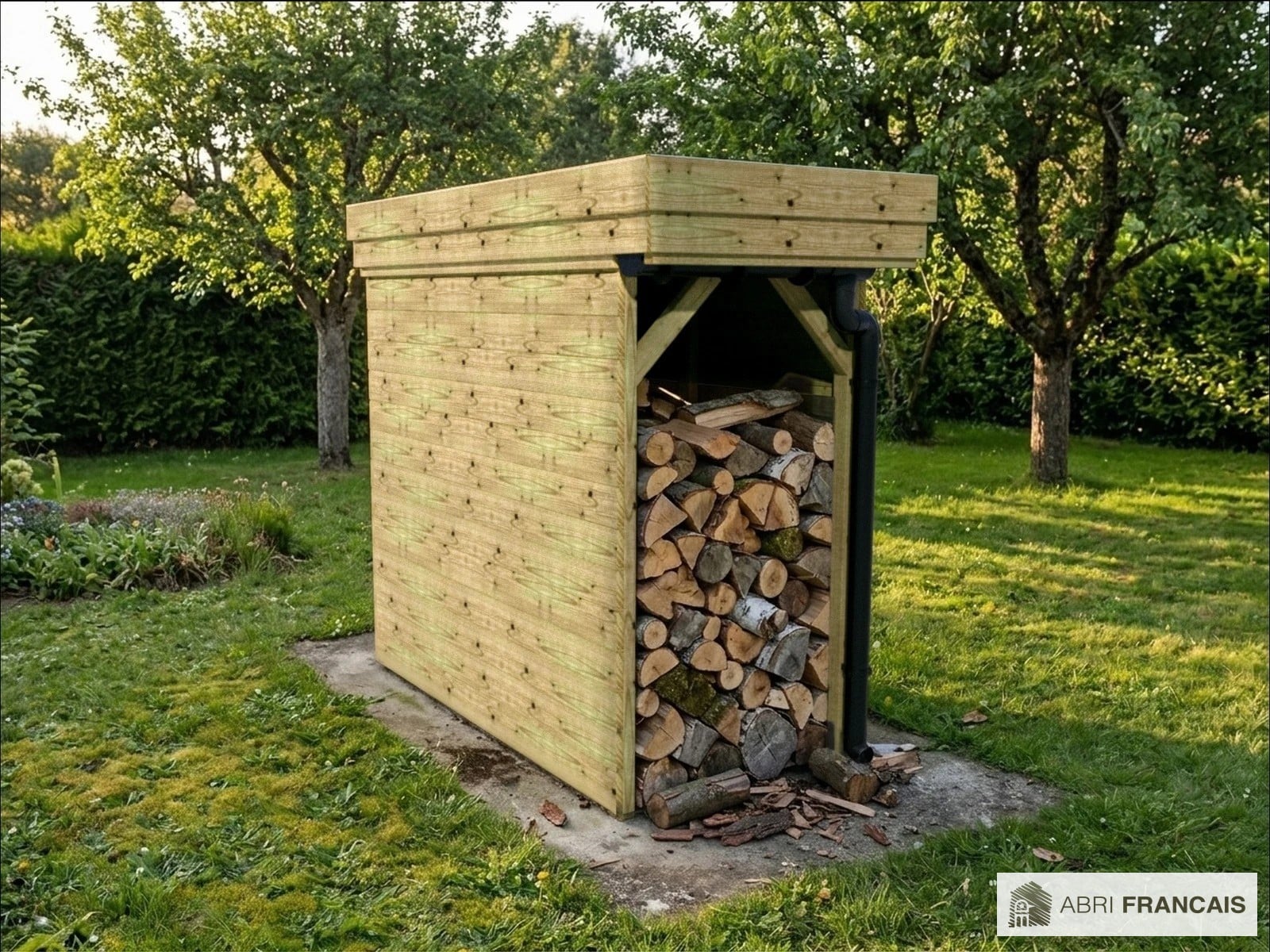 Abri à bûches 1 m × 2,27 m, avec gouttière – mise en situation