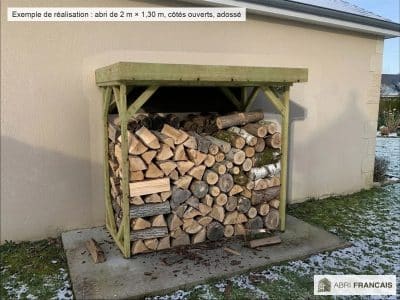 Abri à bûches 2 m × 1,30 m – mise en situation