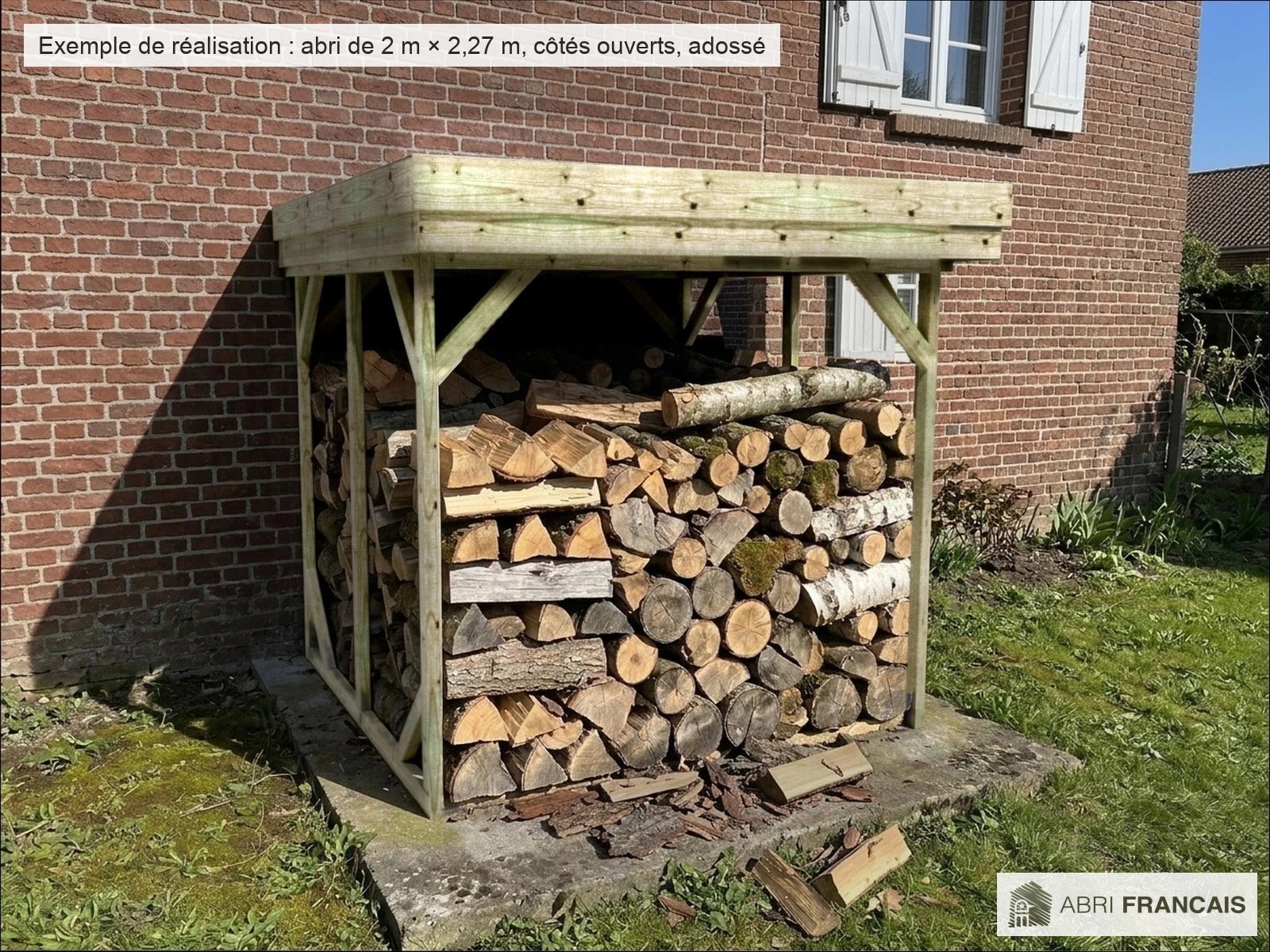 Abri à bûches 2 m × 2,27 m – mise en situation