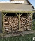 Abri à bûches 3 m × 1,30 m – mise en situation