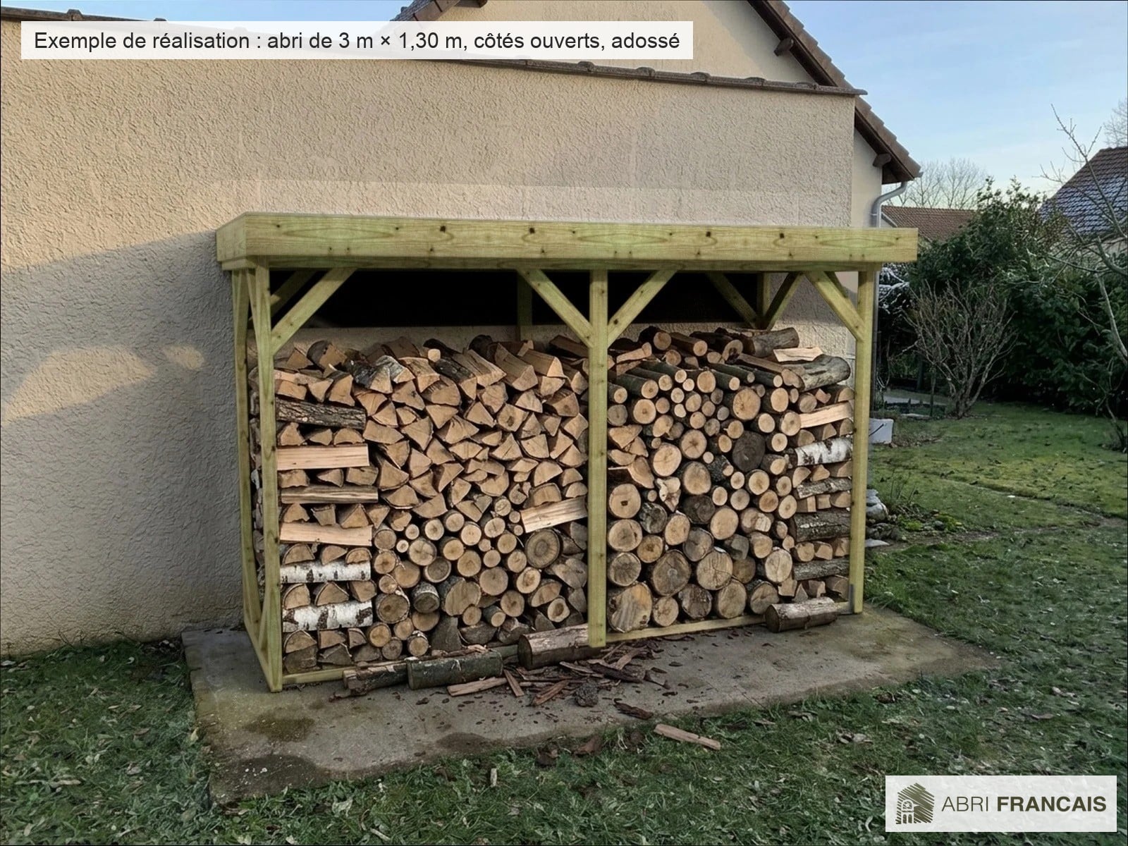 Abri à bûches 3 m × 1,30 m – mise en situation