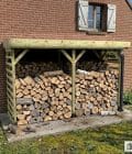 Abri à bûches 3 m × 1,30 m, adossé, avec gouttière – mise en situation