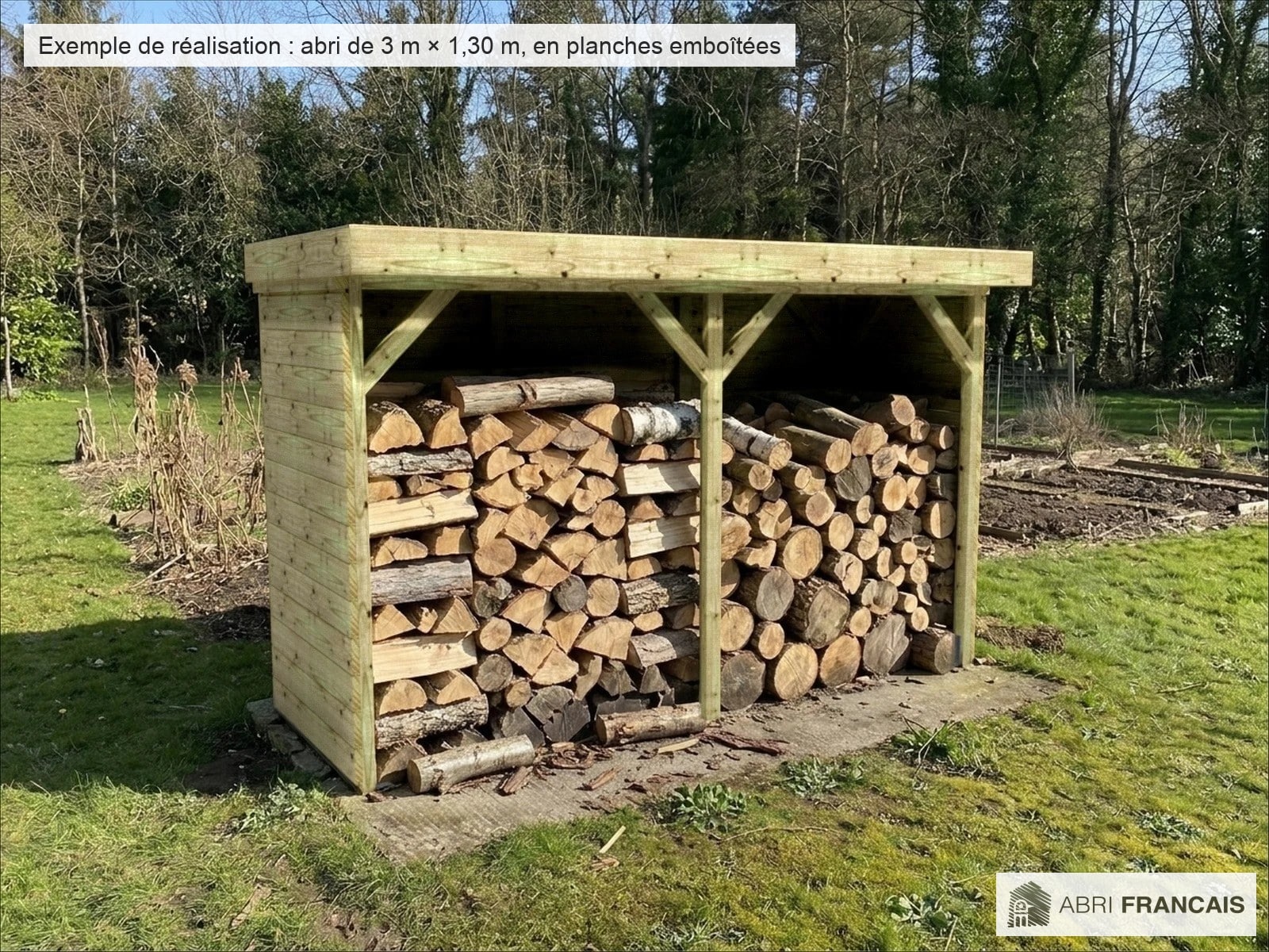 Abri à bûches 3 m × 1,30 m, adossé – mise en situation