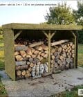 Abri à bûches 3 m × 1,30 m, adossé, avec gouttière – mise en situation
