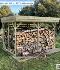Abri à bûches 3 m × 2,27 m, adossé – mise en situation