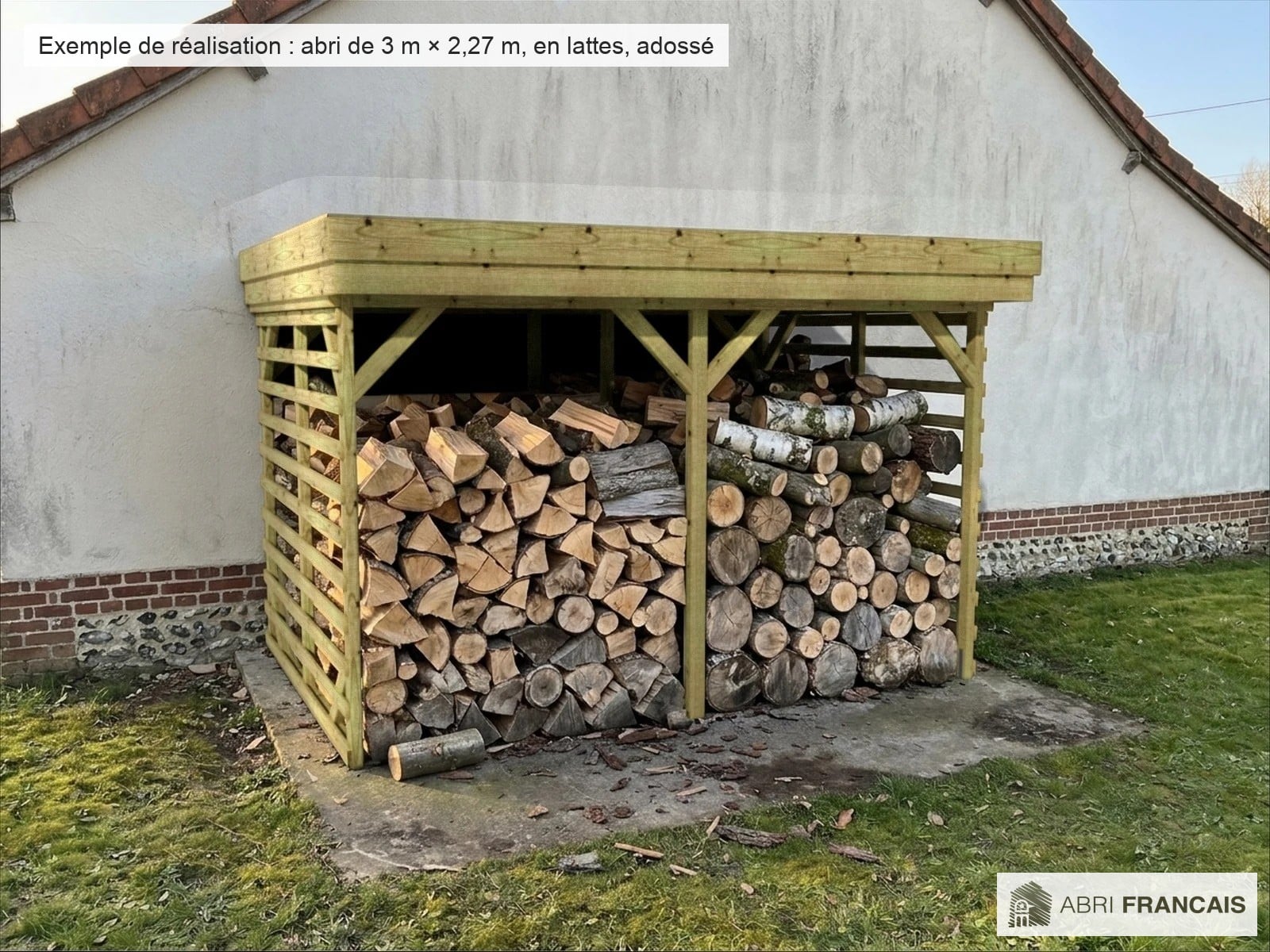 Abri à bûches 3 m × 2,27 m – mise en situation