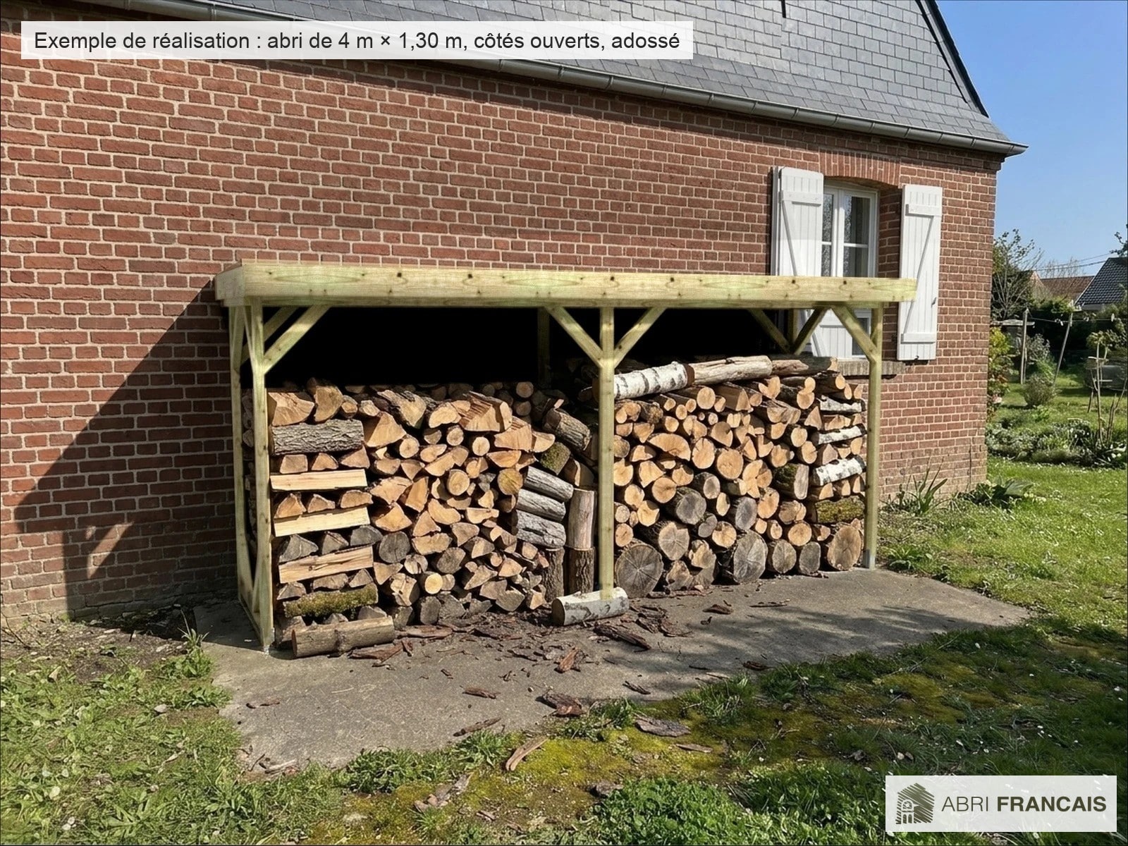 Abri à bûches 4 m × 1,30 m – mise en situation