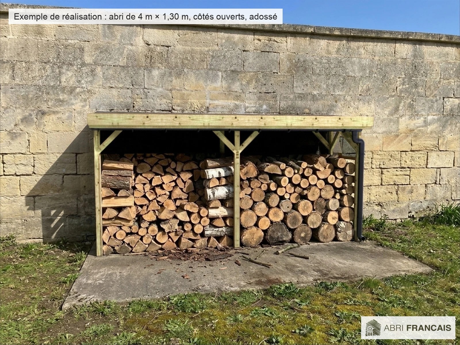 Abri à bûches 4 m × 1,30 m, avec gouttière – mise en situation