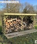 Abri à bûches 4 m × 1,30 m, adossé – mise en situation