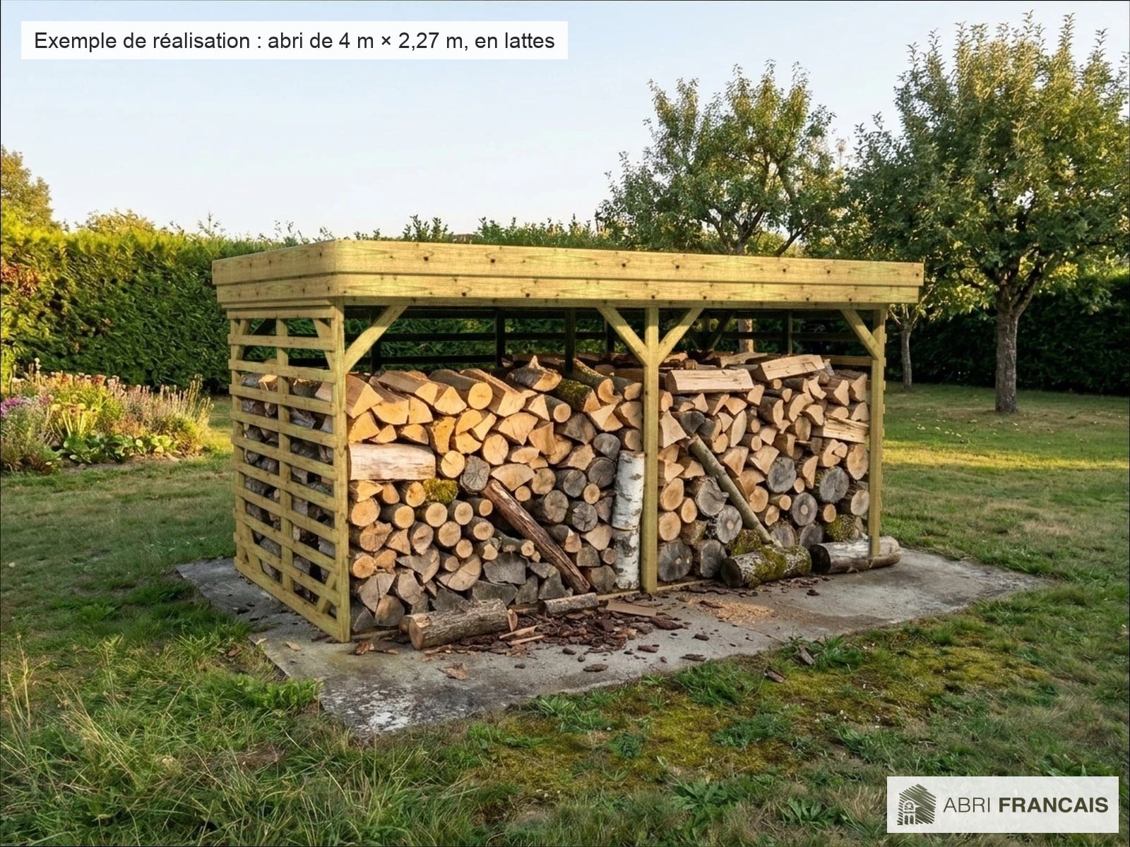 Abri à bûches 4 m × 2,27 m, adossé – mise en situation