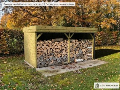 Abri à bûches 4 m × 2,27 m, adossé, avec gouttière – mise en situation