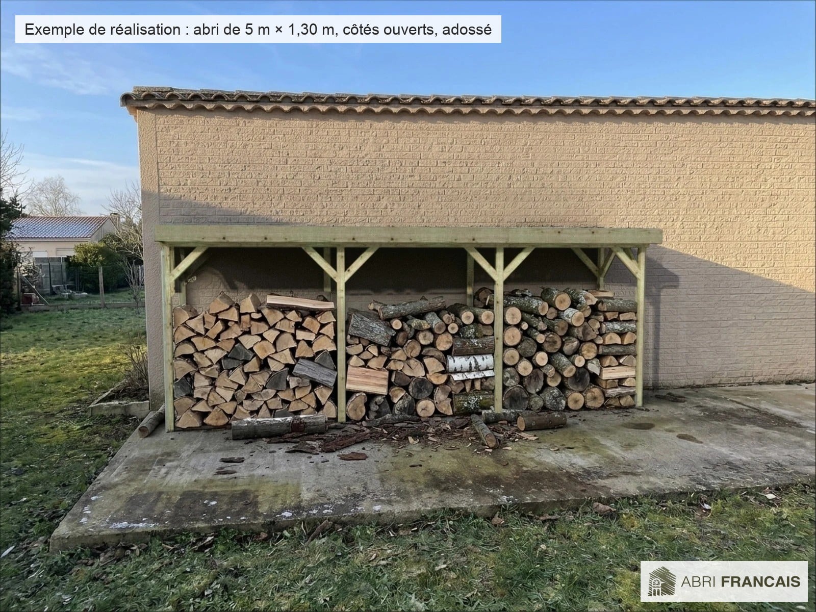 Abri à bûches 5 m × 1,30 m – mise en situation