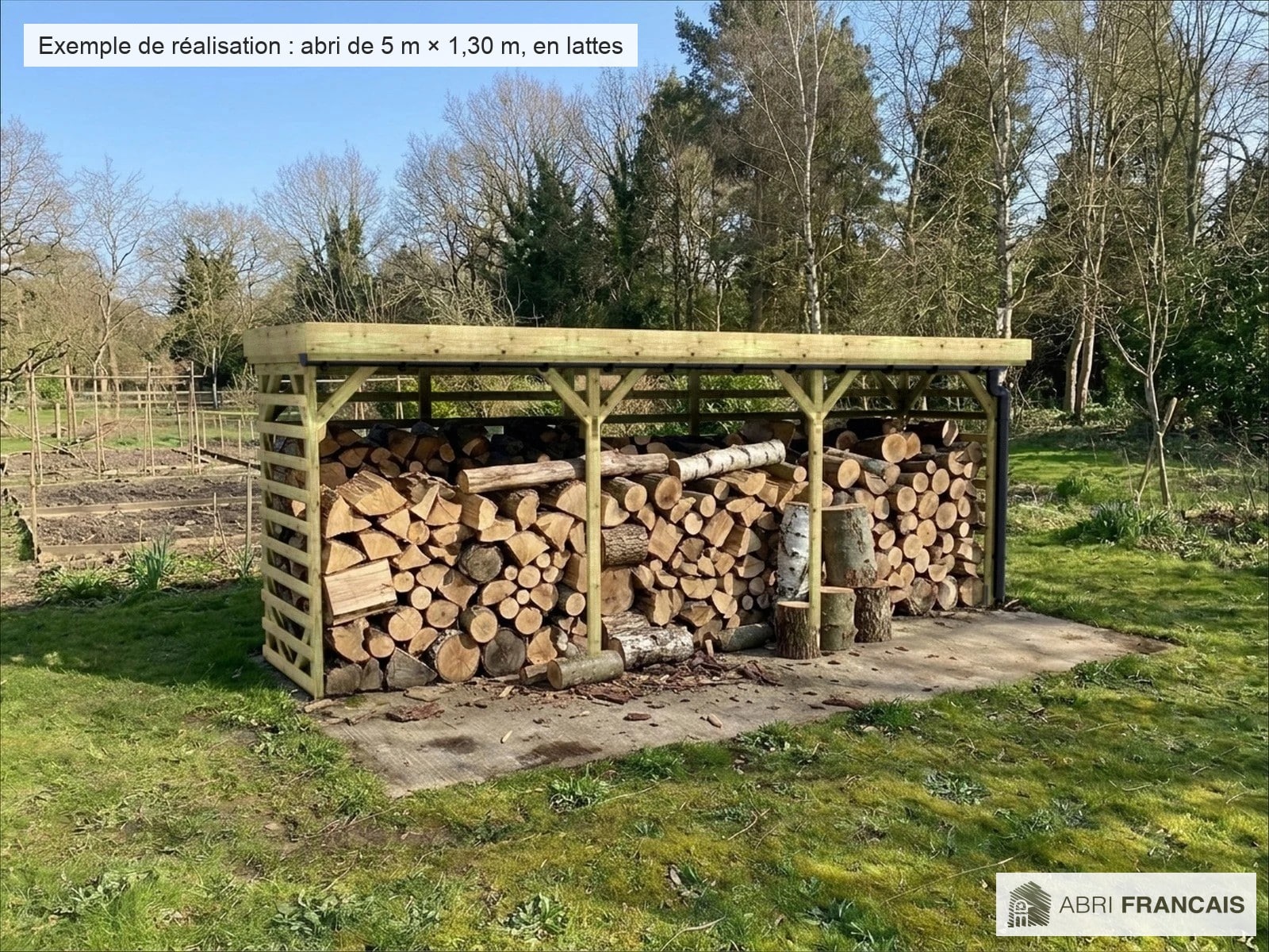 Abri à bûches 5 m × 1,30 m, adossé, avec gouttière – mise en situation