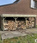 Abri à bûches 5 m × 2,27 m, adossé, avec gouttière – mise en situation