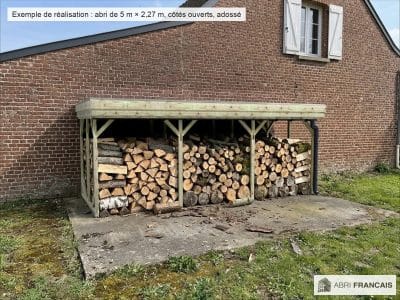 Abri à bûches 5 m × 2,27 m, avec gouttière – mise en situation
