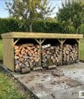 Abri à bûches 5 m × 2,27 m – mise en situation